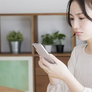 ページ表示速度の遅さに苛立っているユーザ